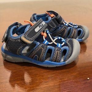 Fila toddler Velcro sandal sneaker